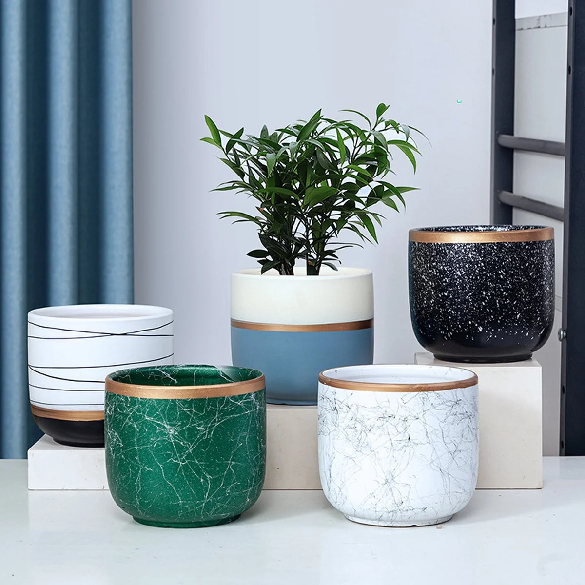 Spieringstore® Bloempotten Binnen - Keramiek - Gouden Rand - Bloempot Buiten - Afvoergat 24 Cm - Wit Zwart – Groot 1 Spieringstore® Bloempotten Binnen - Keramiek - Gouden Rand - Bloempot Buiten - Afvoergat 24 Cm - Wit Zwart – Groot