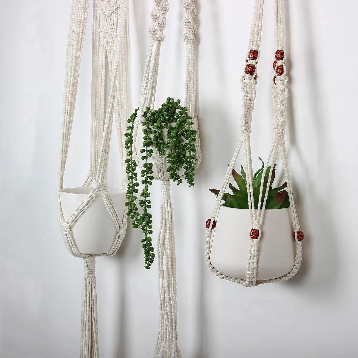 Spieringstore® 4 Stuks Plantenhangers - Boho Handgeweven Katoen Hangpot Voor Binnen/Buiten - Bloempot Met Kralen - Macramé Touw/Koord Hangplant Houder - Bohemian Wandhanger Decoratie - Verticale Tuin Plant Hanger Bloempothouder Planthanger Wit 4 Spieringstore® 4 Stuks Plantenhangers - Boho Handgeweven Katoen Hangpot Voor Binnen/Buiten - Bloempot Met Kralen - Macramé Touw/Koord Hangplant Houder - Bohemian Wandhanger Decoratie - Verticale Tuin Plant Hanger Bloempothouder Planthanger Wit - Afbeelding 4
