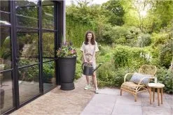 Elho Green Basics Regenton Plus 105 - Regenton Voor Kweken En Oogsten - Ø 58.4 X H 80.4 Cm - Zwart/Living Black 8 Elho Green Basics Regenton Plus 105 - Regenton Voor Kweken En Oogsten - Ø 58.4 X H 80.4 Cm - Zwart/Living Black -Bloempotten Verkoop 1200x801 12