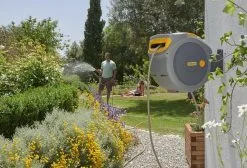 Hozelock AutoReel Slangenhouder / Wandslangbox 20m - Ø12,5mm -Bloempotten Verkoop 1200x816 3