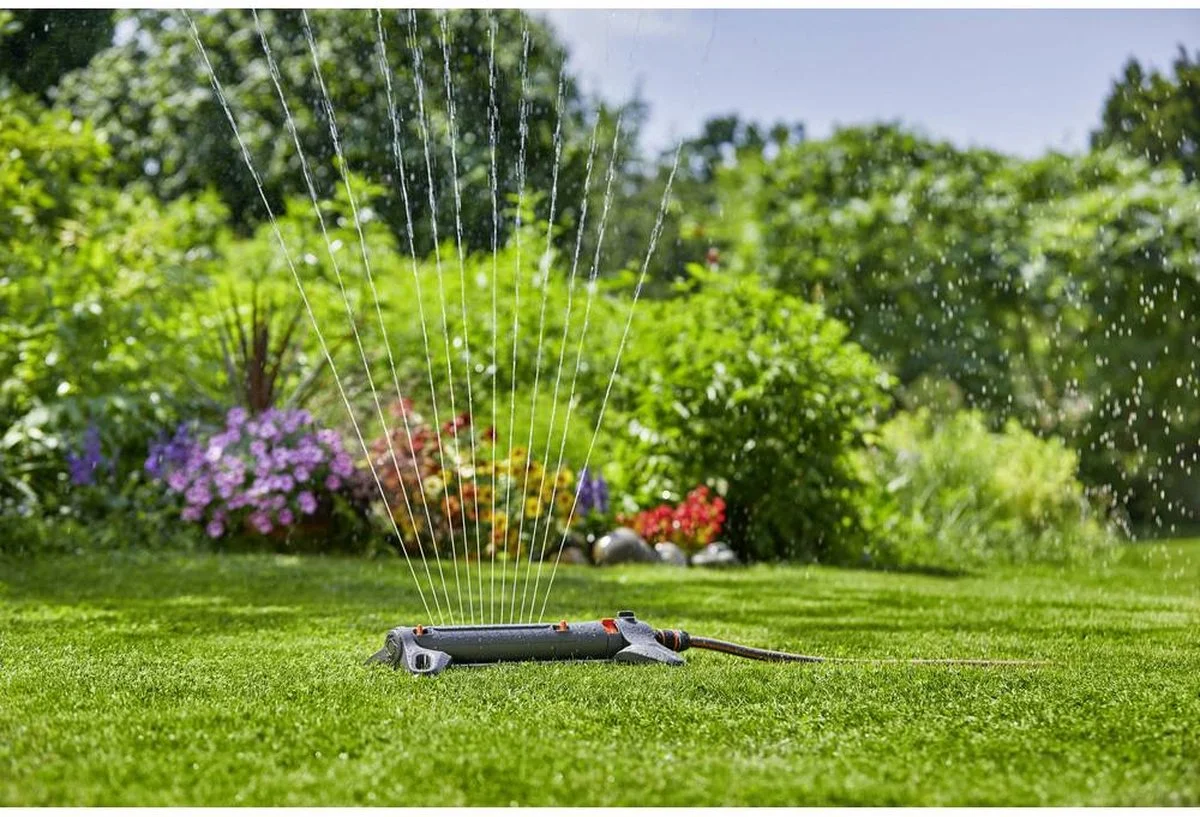 GARDENA - Zwenksproeier AquaZoom S - Tuinsproeier - 9 Tot 150 M² 2 GARDENA - Zwenksproeier AquaZoom S - Tuinsproeier - 9 Tot 150 M² - Afbeelding 2