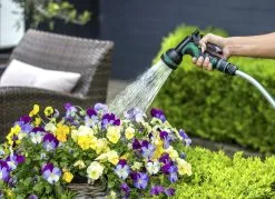 VONROC GARDEN VONROC Broespistool & Spuitstuk Set – 8 Sproeipatronen En Regelbare Watertoevoer – Incl. Koppelingen 9 VONROC GARDEN VONROC Broespistool & Spuitstuk Set – 8 Sproeipatronen En Regelbare Watertoevoer – Incl. Koppelingen -Bloempotten Verkoop 1200x872 5
