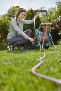 GARDENA - AquaRoll M CleverRoll Easy Slangenwagen - Maximaal 60 Meter - Inklapbare Zwengel -Bloempotten Verkoop 799x1200 31