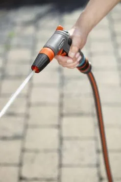 GARDENA - Comfort Reinigingsbroes - Spuitpistool - Traploos Instelbaar -Bloempotten Verkoop 800x1200 124