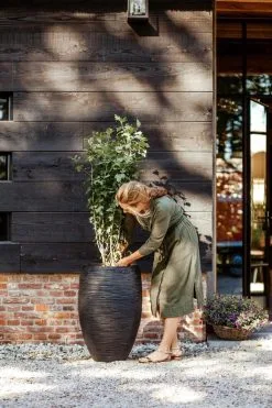 Capi Europe - Vaas Elegant Deluxe Rib NL - 45x72 - Zwart - Voor Binnen En Buiten - KBLR1138 -Bloempotten Verkoop 800x1200 34