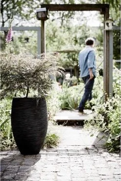 Capi Europe - Vaas Elegant Deluxe Rib NL - 56x84 - Zwart - Voor Binnen En Buiten - KBLR1132 -Bloempotten Verkoop 803x1200 2